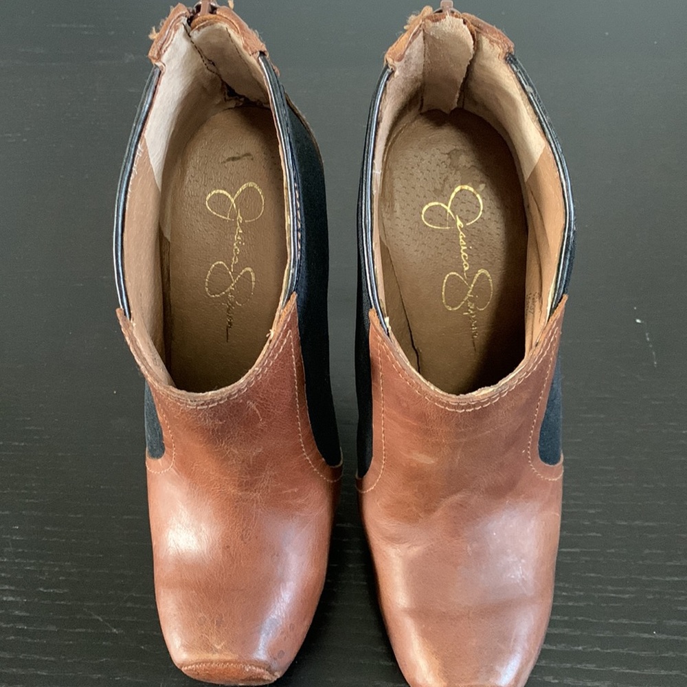 JESSICA SIMPSON distressed leather ankle bootie - Picture 10 of 16
